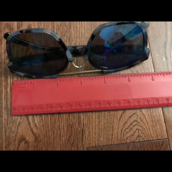 Free People sunglasses - Picture 3 of 3